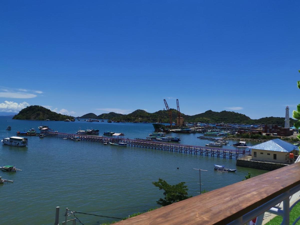 Flamingo Avia Labuan Bajo Hotel Exterior photo